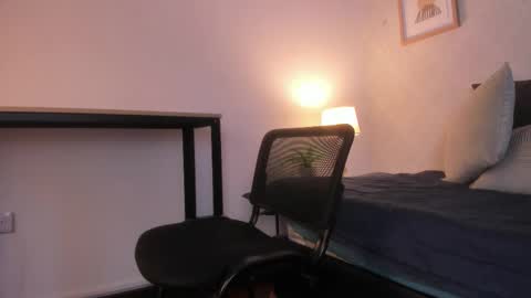  Caroline  online show from February 2026 11:44:02 AM