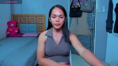 caroline_east online show from February 2026 03:08:01 PM