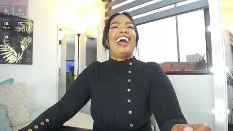 Snapshot of caroline_jackson_ chatting on February 2025 12:33:01 PM C A R O L I N E online show from February 2025 12:33:01 PM