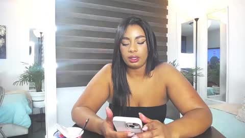 Snapshot of caroline_jackson_ chatting on February 2025 12:25:02 PM C A R O L I N E online show from February 2025 12:25:02 PM