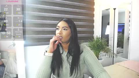 Snapshot of caroline_jackson_ chatting on March 2025 12:59:02 PM C A R O L I N E online show from March 2025 12:59:02 PM