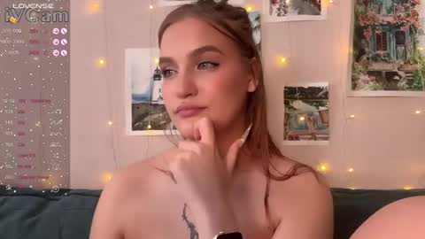 Snapshot of caroline_kiparis chatting on February 2025 02:03:02 AM Caro online show from February 2025 02:03:02 AM