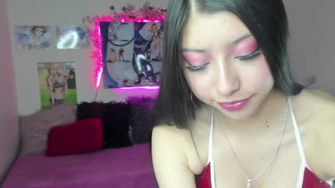 Snapshot of caroline_lenox chatting on December 2024 07:58:02 PM Caroline Lenox online show from December 2024 07:58:02 PM