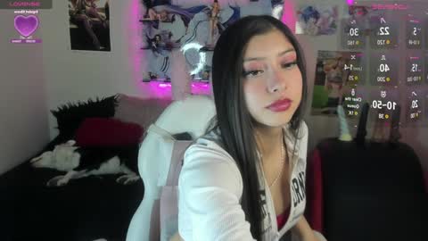 Snapshot of caroline_lenox chatting on January 2025 09:57:01 AM Caroline Lenox online show from January 2025 09:57:01 AM