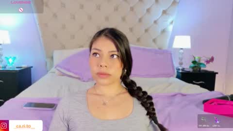 Caroline online show from February 2026 07:07:01 PM