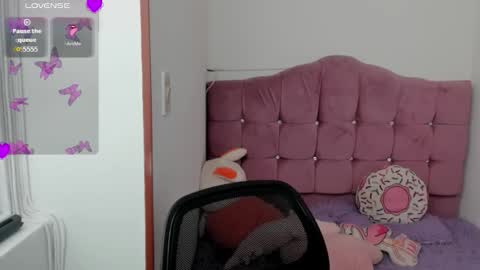 caroline_rodriguez_9 online show from October 2025 07:19:02 PM