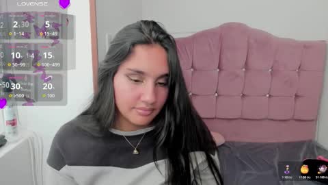 caroline_rodriguez_9 online show from October 2025 05:26:02 PM