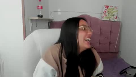 caroline_rodriguez_9 online show from December 2025 11:59:01 AM