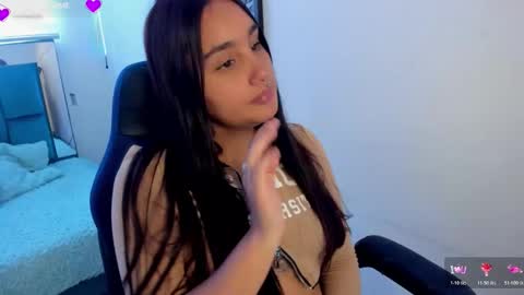 caroline_rodriguez_9 online show from February 2026 06:02:02 PM