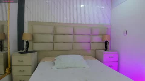 Caroline online show from April 2026 12:36:02 PM