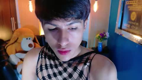 carolinejesh online show from April 2026 01:38:01 PM