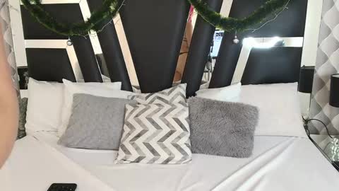 Snapshot of caroo_gomeez chatting on January 2025 04:08:01 PM Caro Gmez online show from January 2025 04:08:01 PM