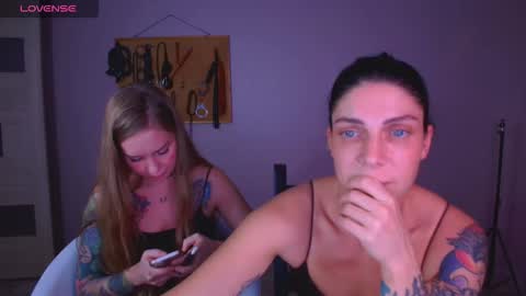 Carrie online show from November 2025 07:25:01 PM