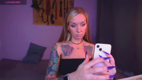 Carrie online show from April 2026 06:59:02 PM