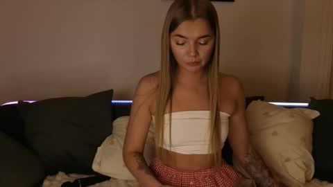 Snapshot of carriebradshawww chatting on November 2025 04:51:01 PM carriebradshawww online show from November 2025 04:51:01 PM