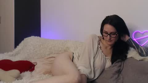 Caroline online show from September 2025 12:26:01 PM