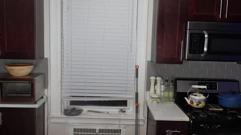 carrie madsin online show from November 2025 11:15:01 PM