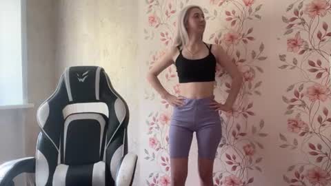 Snapshot of casandrabremme chatting on June 2026 11:13:01 AM Mia online show from June 2026 11:13:01 AM