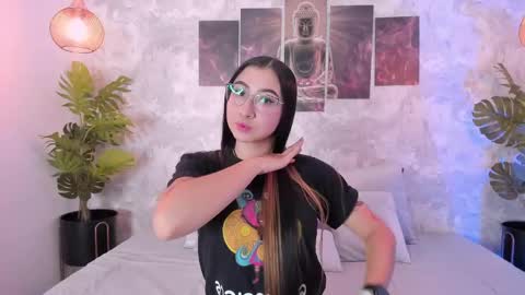 Snapshot of casey_mars chatting on December 2024 07:32:02 PM Casey you angel online show from December 2024 07:32:02 PM