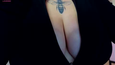 Snapshot of caseyrobbinss chatting on October 2025 05:39:02 AM Casey Robbins online show from October 2025 05:39:02 AM