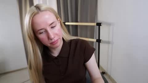 Cassie online show from November 2025 09:05:02 PM