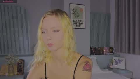 Cassie online show from November 2025 04:40:02 AM