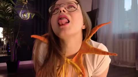 Snapshot of cassiecool chatting on October 2025 12:59:01 PM assie online show from October 2025 12:59:01 PM