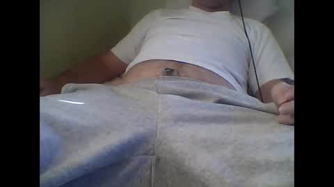 Snapshot of castlecrester chatting on December 2024 04:06:01 PM castlecrester online show from December 2024 04:06:01 PM