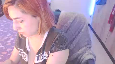 cat naughty online show from February 2025 05:09:01 PM