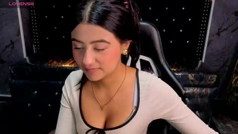 Snapshot of catalella_little_b chatting on June 2026 08:15:02 PM catalella_little_b online show from June 2026 08:15:02 PM