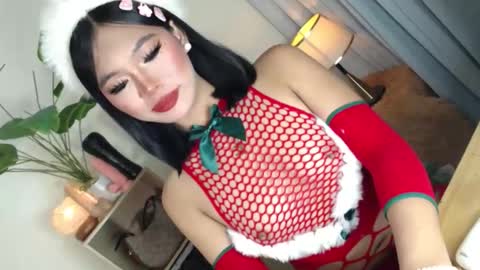 CatalenaX online show from December 2025 06:58:01 PM