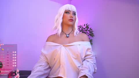 Catalina lovers online show from December 2025 05:19:02 PM