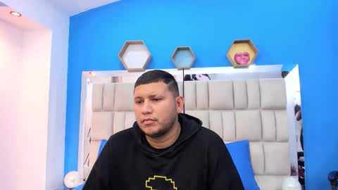 Jhon and Catalina online show from October 2025 12:28:01 PM