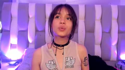 Cat  online show from December 2024 09:13:01 PM