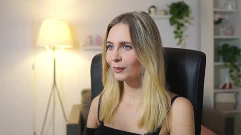 Snapshot of catecrago_ chatting on November 2025 02:06:02 PM catecrago online show from November 2025 02:06:02 PM