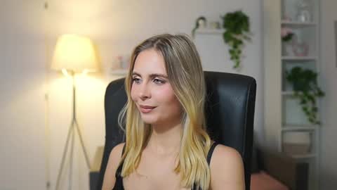 Snapshot of catecrago_ chatting on November 2025 07:05:02 PM catecrago online show from November 2025 07:05:02 PM