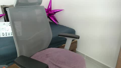 katerine online show from April 2026 02:56:01 AM