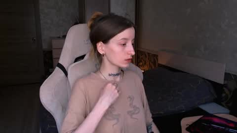 Snapshot of cath_dysphoria_ chatting on May 2026 09:26:01 AM CATH online show from May 2026 09:26:01 AM