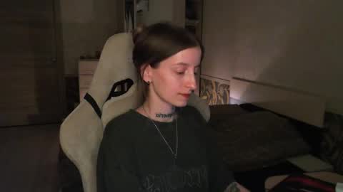 Snapshot of cath_dysphoria_ chatting on May 2026 07:21:01 PM CATH online show from May 2026 07:21:01 PM