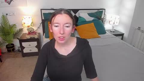 Catrin online show from September 2025 07:30:01 AM