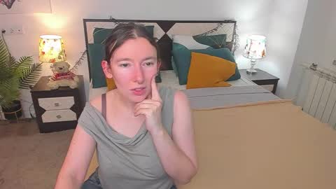 Catrin online show from October 2025 08:14:01 AM