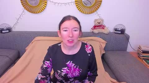 Catrin online show from November 2025 08:25:02 AM