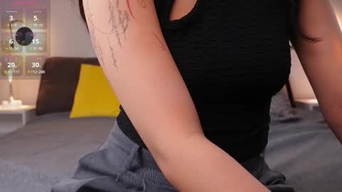 Lee online show from November 2025 05:01:02 PM