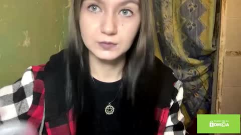 Lola online show from November 2025 09:47:01 PM