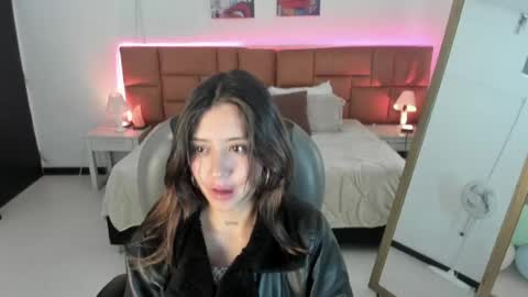 catti_brie_ online show from May 2026 12:13:02 PM