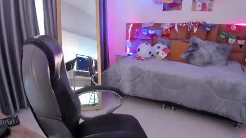 catti_brie_ online show from July 2026 11:38:01 AM