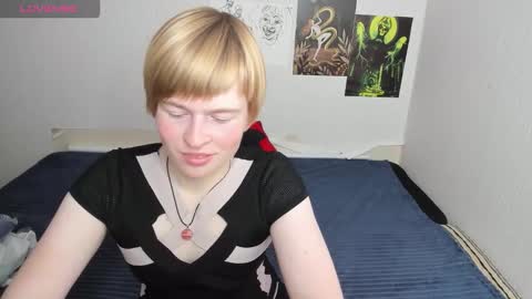 cattie_w_ online show from November 2025 01:15:02 AM