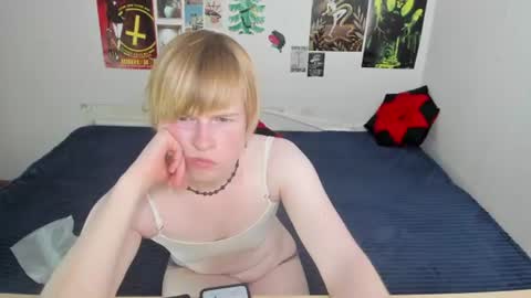 cattie_w_ online show from June 2026 01:19:02 AM