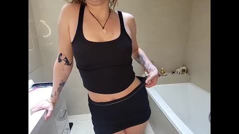 Sarahx online show from September 2025 02:22:02 AM