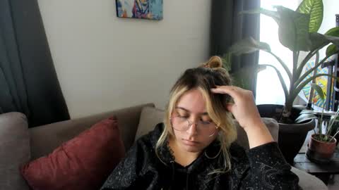 ccuteass online show from January 2025 04:01:02 PM